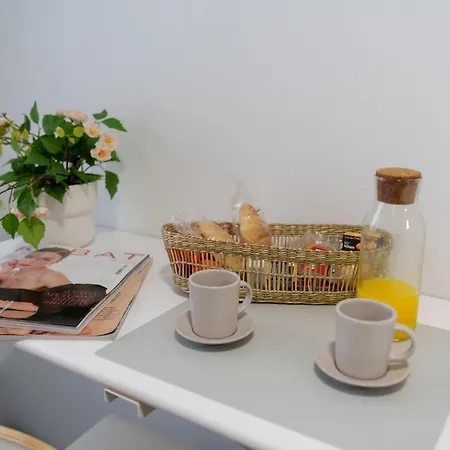 Recently Renovated Near The Valencia